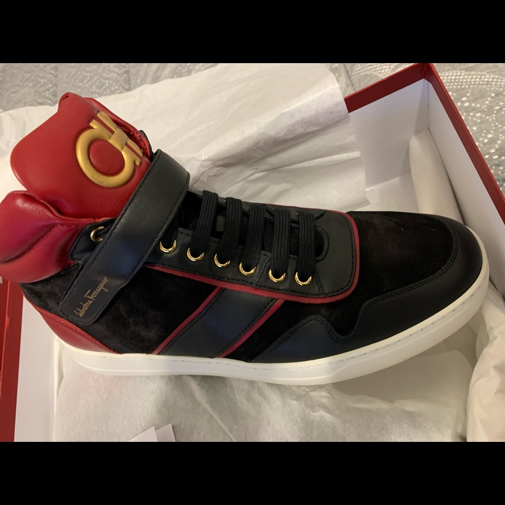 Fresh pair of Ferragamo shoes never worn